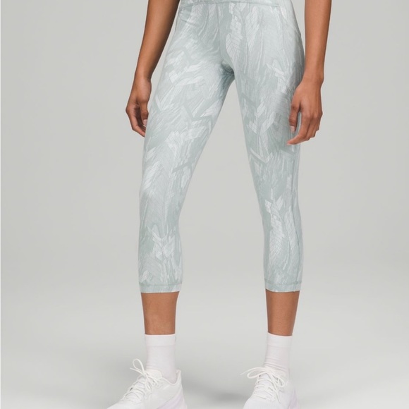 Lululemon Swift Speed High Rise Crop 21’ - Picture 2 of 4